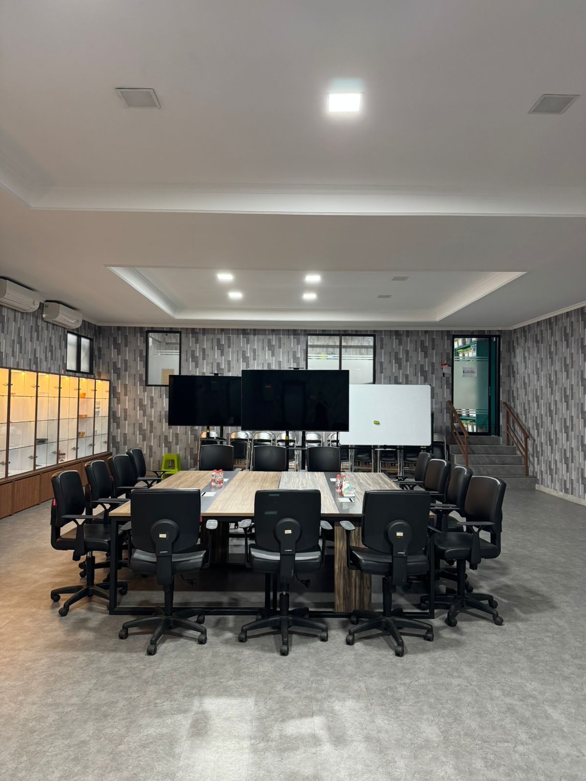 Gedung kantor Wingoh Albindo